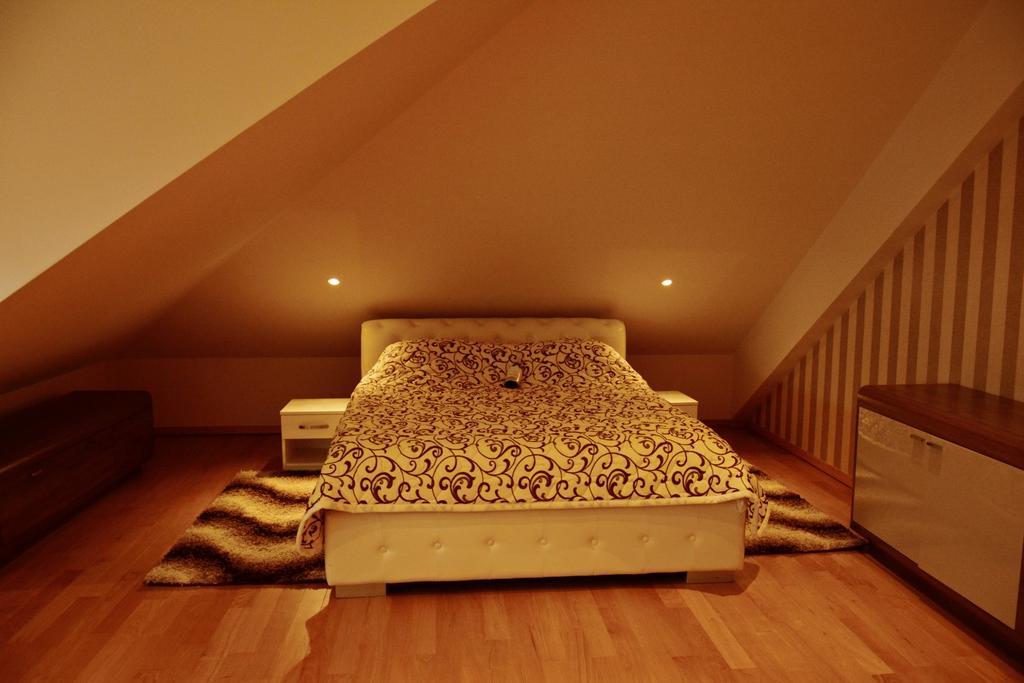 Bed and breakfast Klub Satelit Zlatibor Extérieur photo